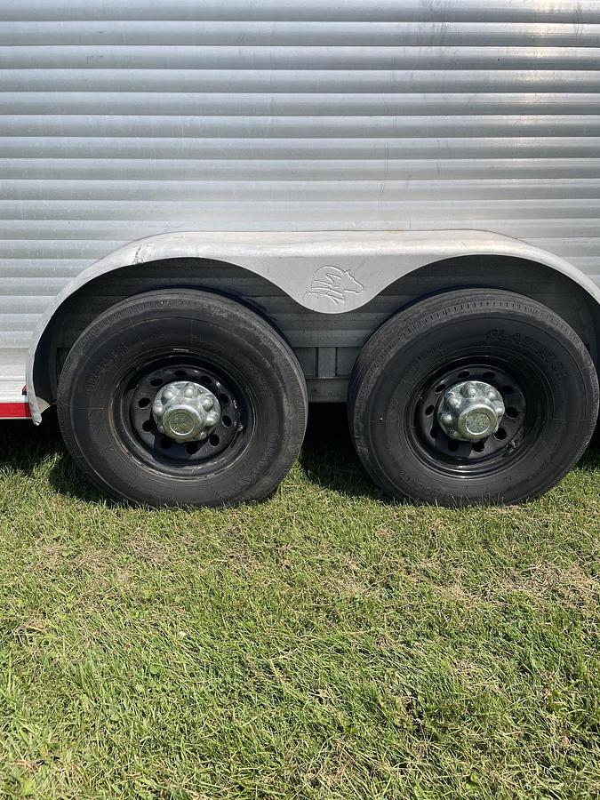 Used 2000 SOONER 27 foot 20x6.95 Ranch GN