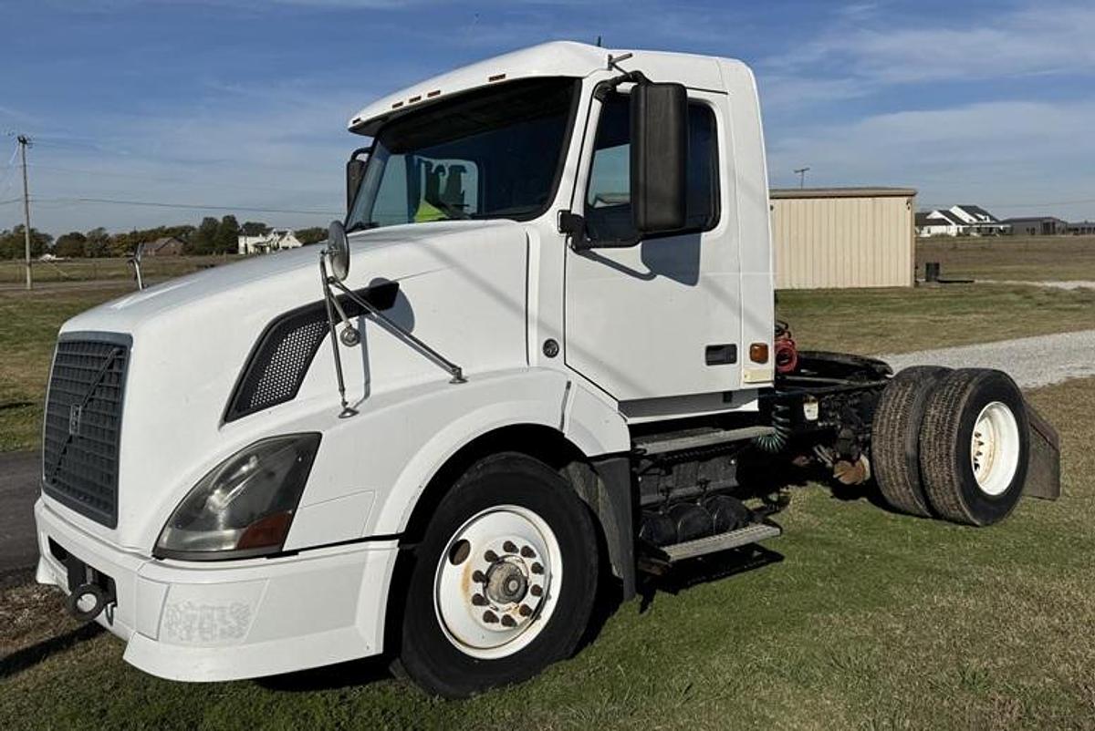 Used 2007 VOLVO VNL42T