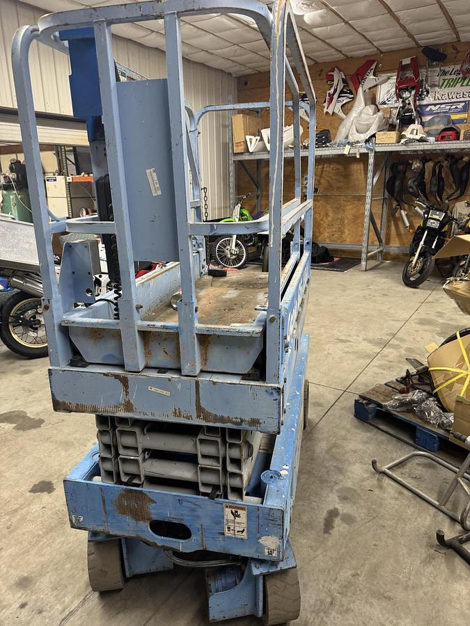 Used 2002 GENIE GS-1930