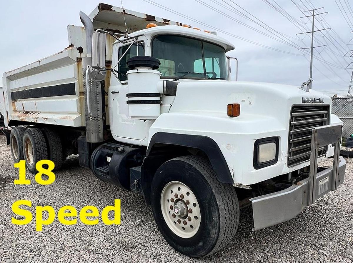 Used 2000 MACK RD688s