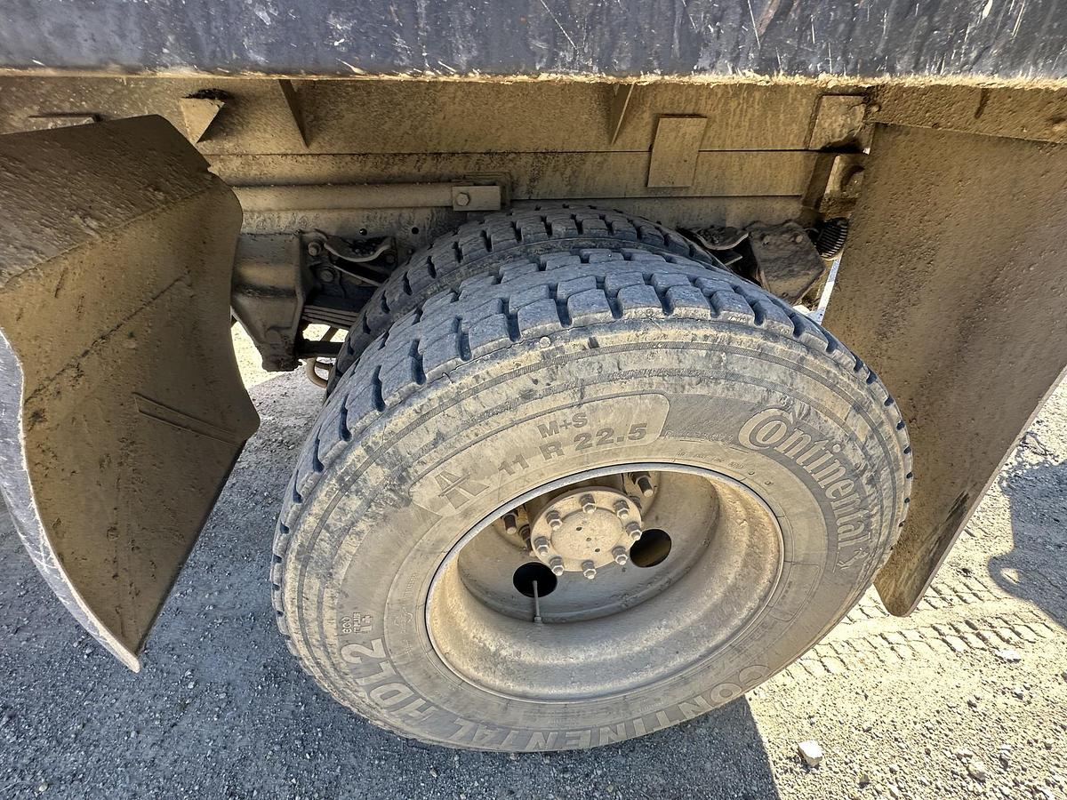 Used 2000 STERLING AT9513