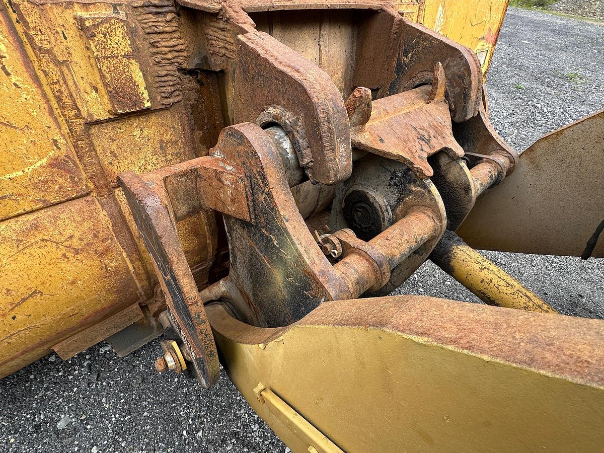 Used 2013 CATERPILLAR 972K