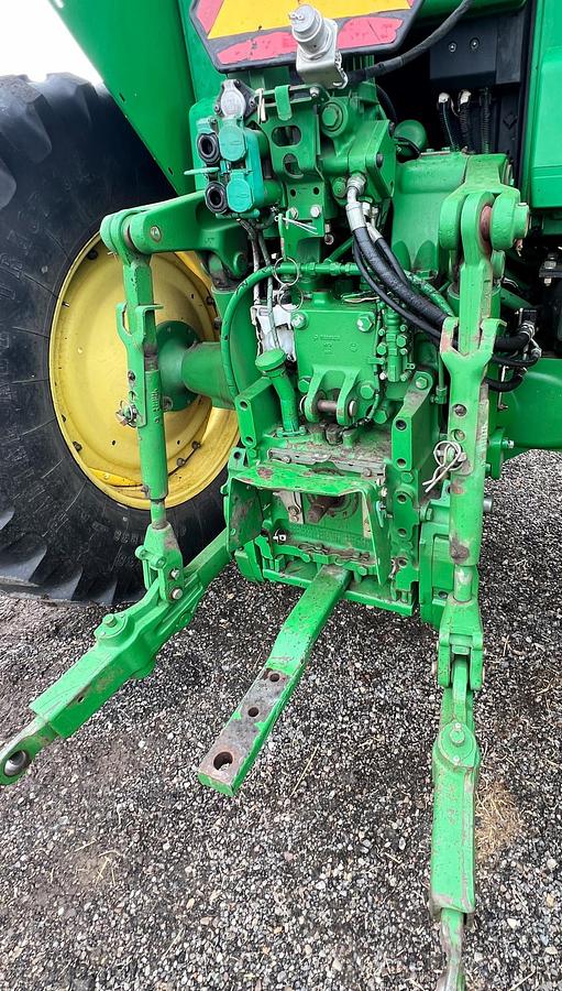 Used 2006 JOHN DEERE 7520