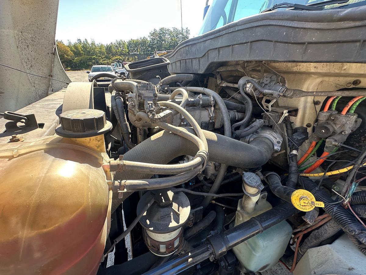 Used 2010 INTERNATIONAL 4300 Service Truck