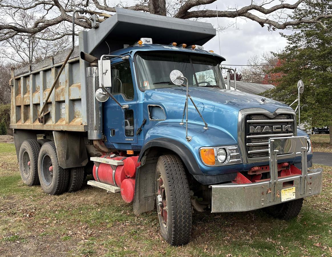 Used 2006 MACK Granite CV713