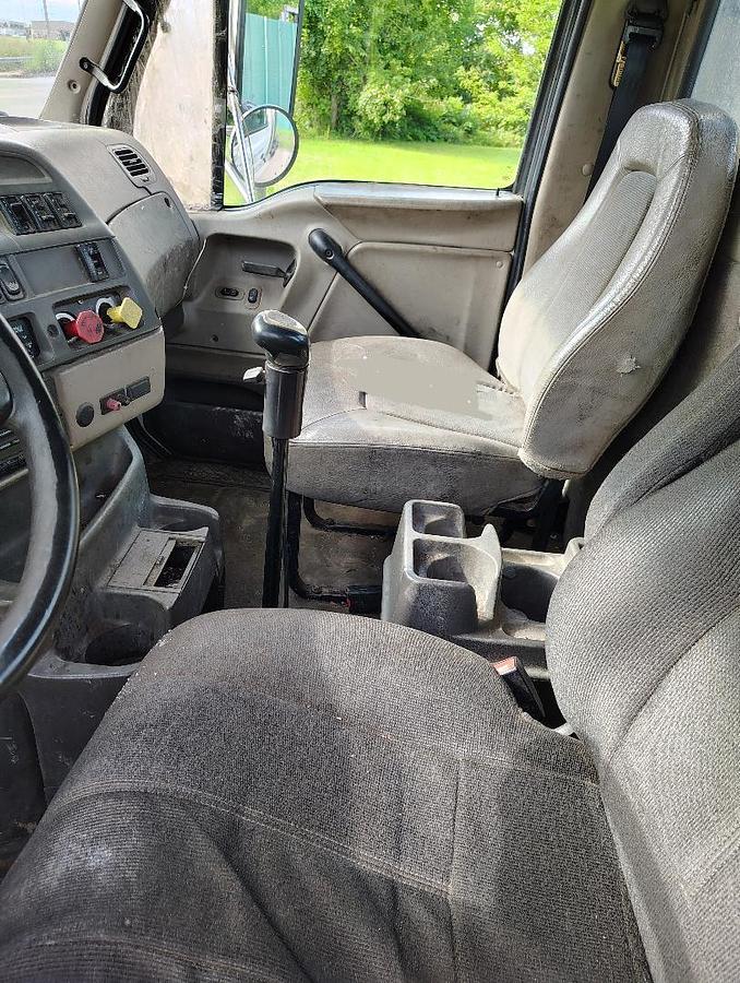 Used 2005 STERLING L9500