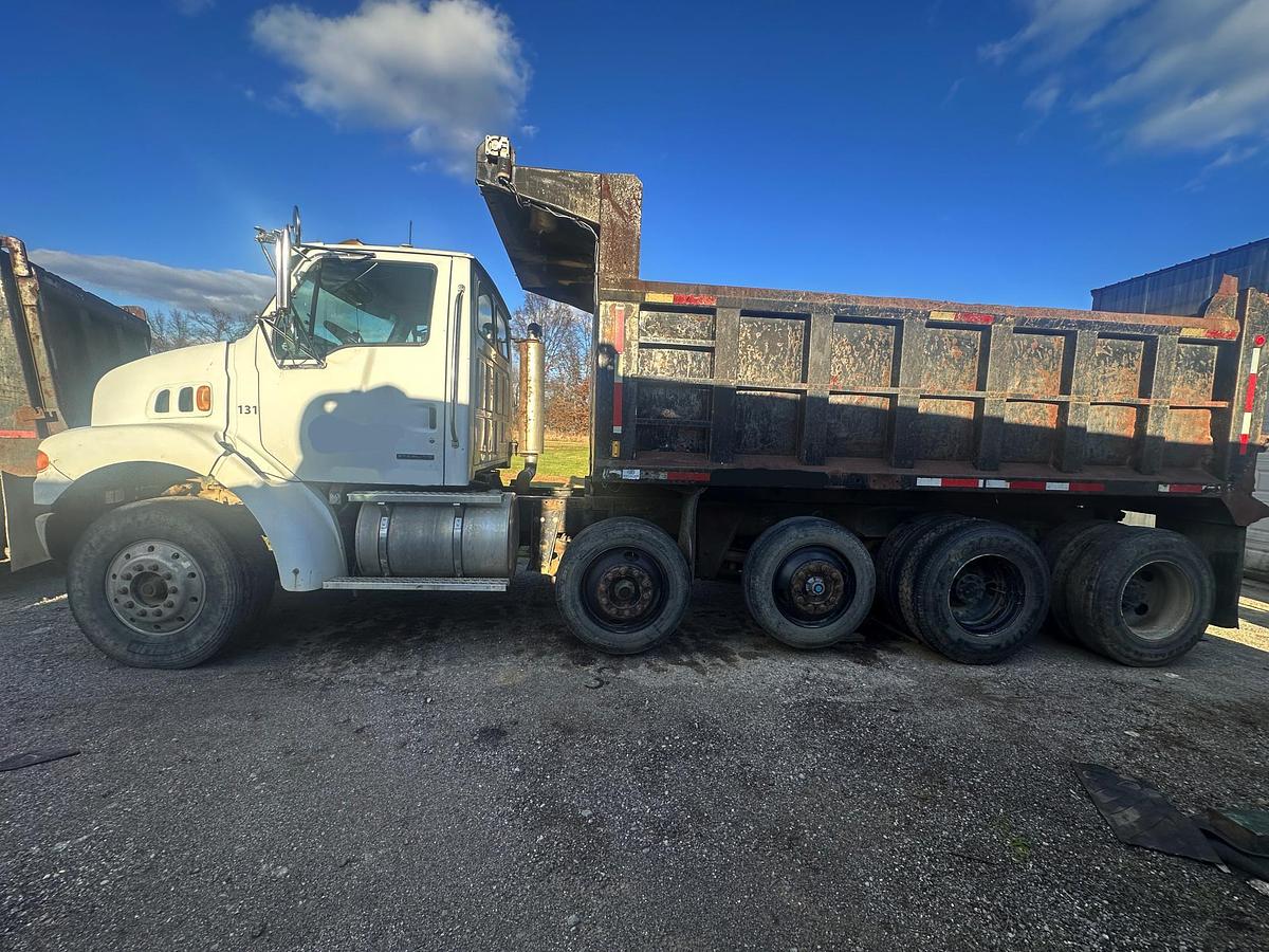 Used 2004 STERLING L7500