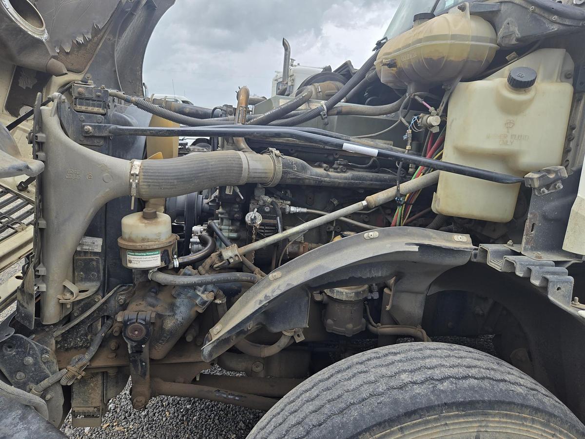 Used 2005 FREIGHTLINER Columbia