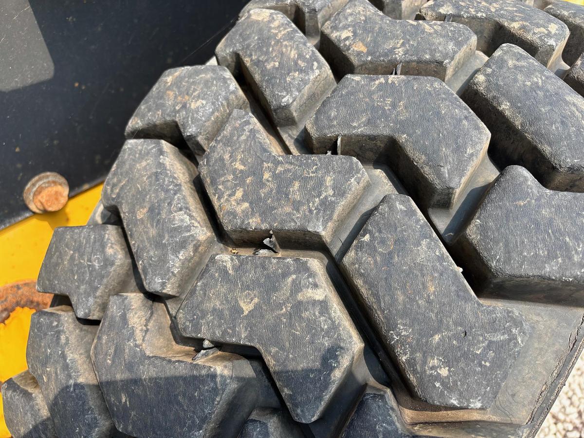 Used 2018 NEW HOLLAND L228