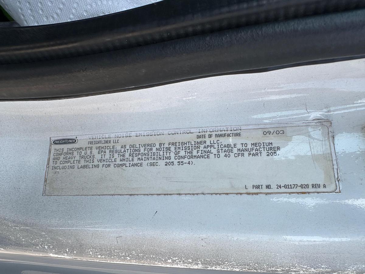 Used 2004 FREIGHTLINER M2 Attenuator Truck