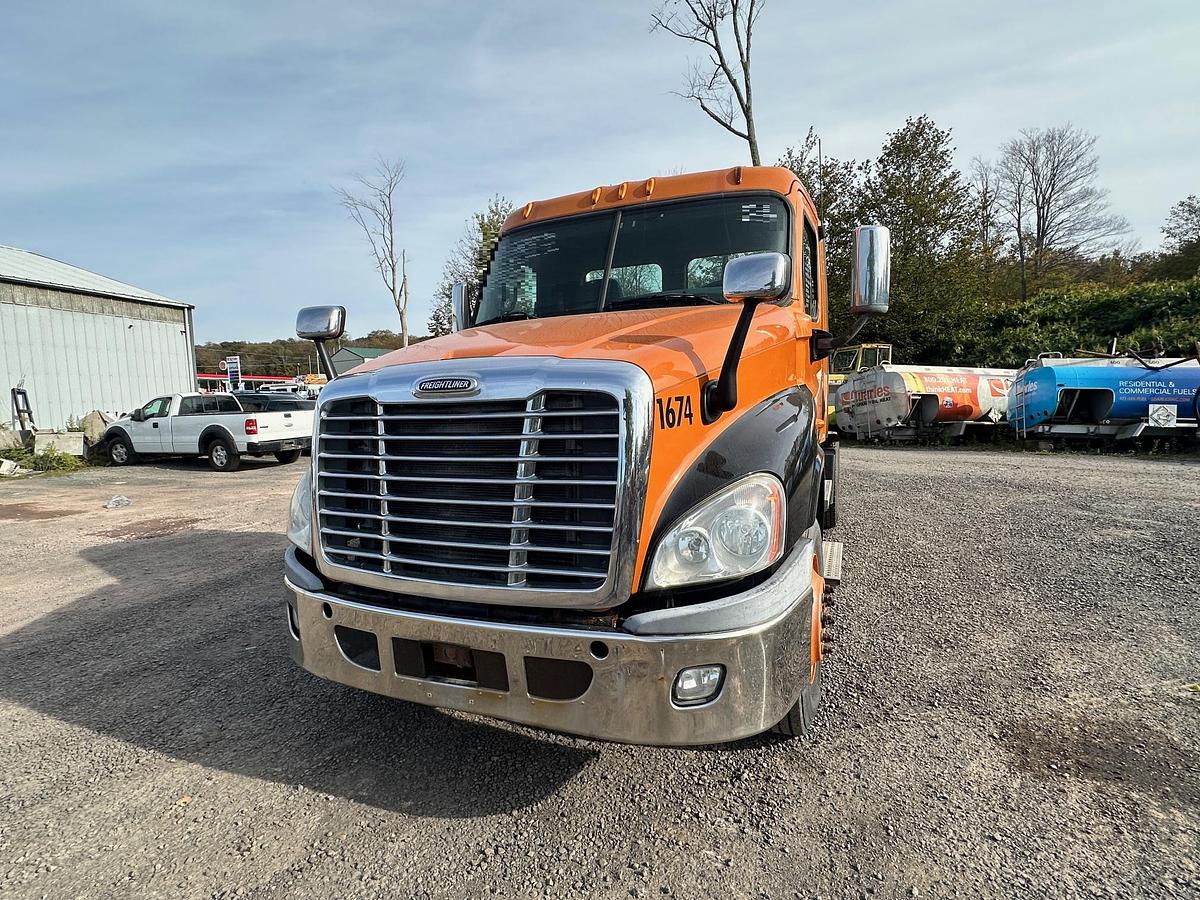 Used 2012 FREIGHTLINER Cascadia 125