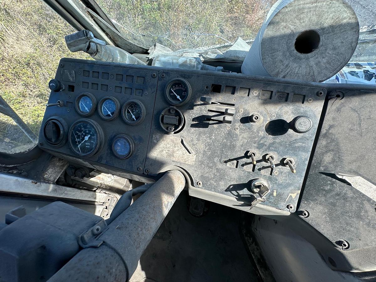 Used 2011 OTTAWA Yard Spotter