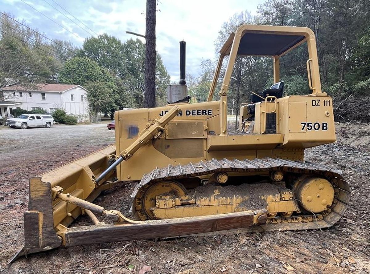 Used 1985 DEERE 750B