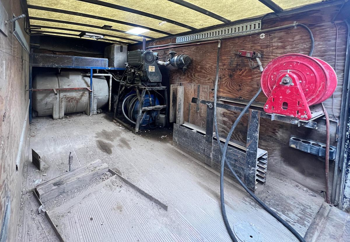 Used 2004 FORD F650 SD