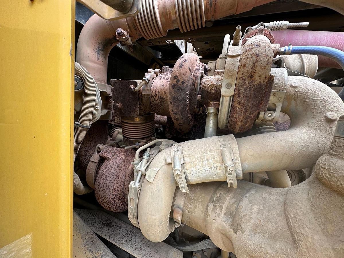 Used 2015 CATERPILLAR 962M