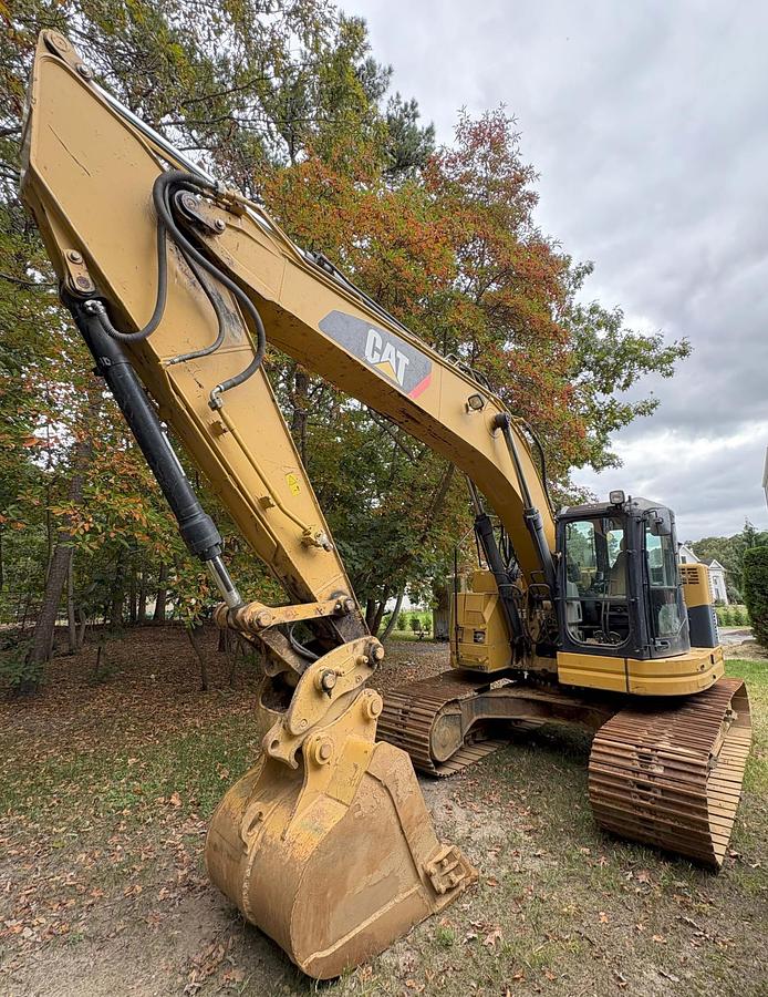 Used 2013 CATERPILLAR 321D LCR