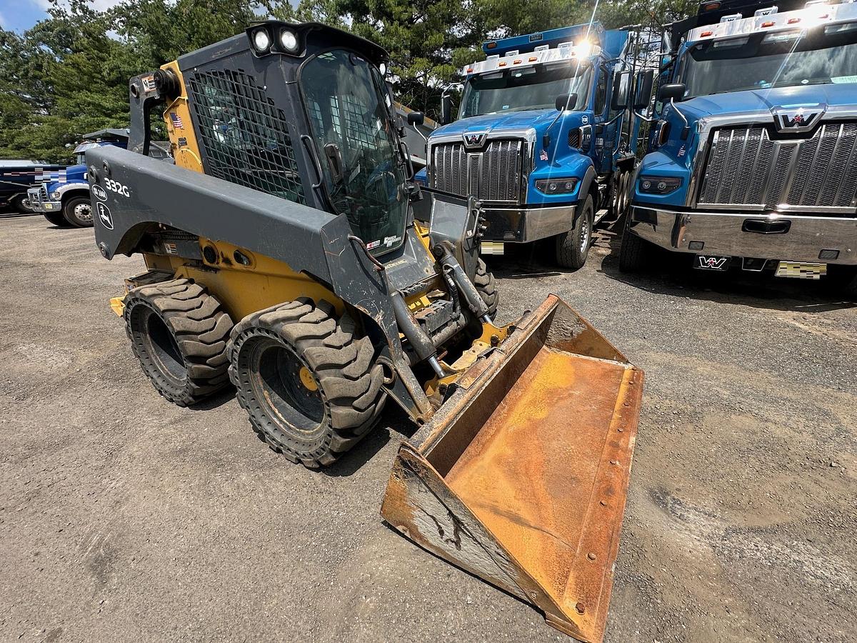 Used 2017 DEERE 332G