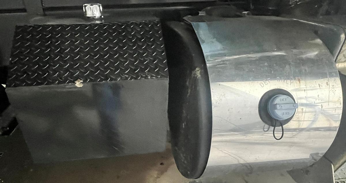 Used 2012 PETERBILT 388 Dump truck