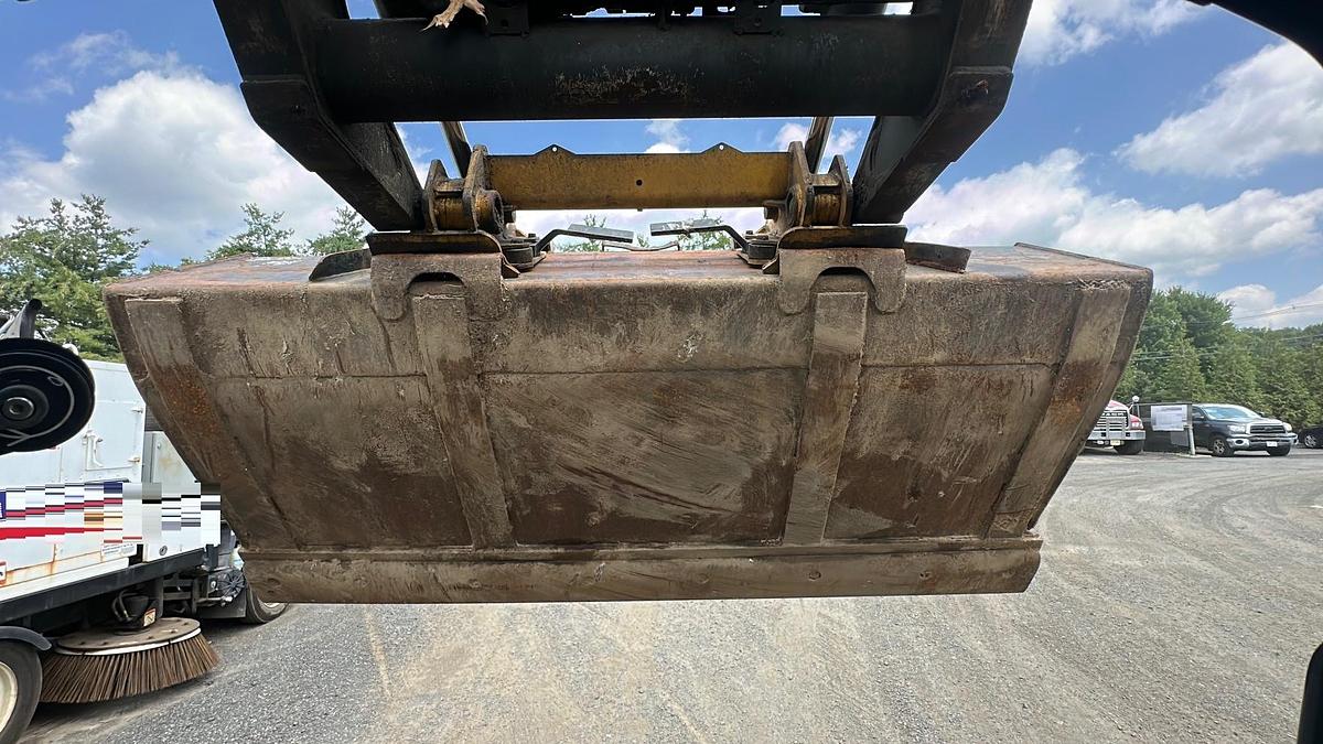 Used 2018 DEERE 332G