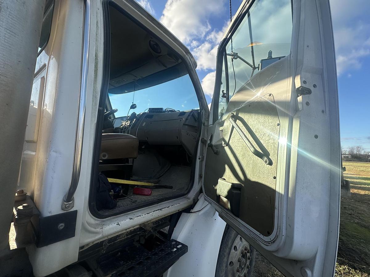 Used 2004 STERLING L7500