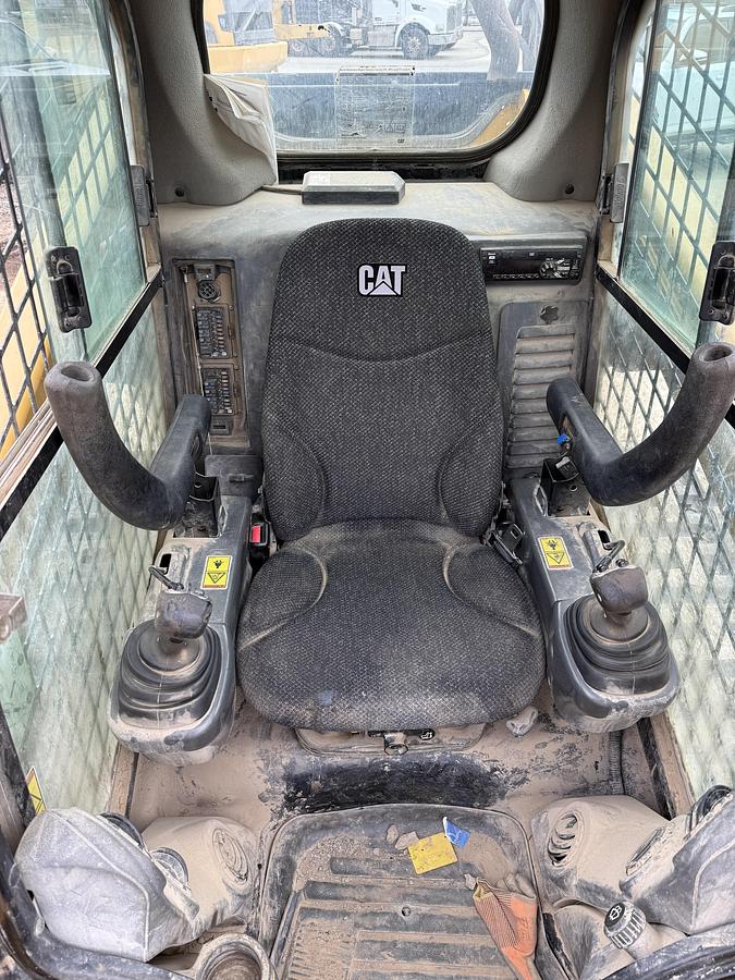 Used 2018 CATERPILLAR 299D2