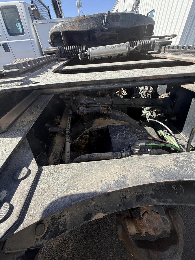 Used 2005 VOLVO VNL 64T670