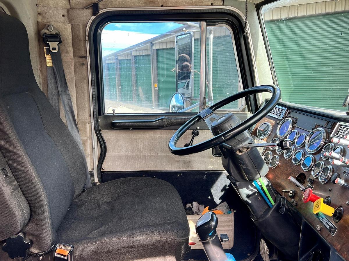 Used 2000 PETERBILT 357