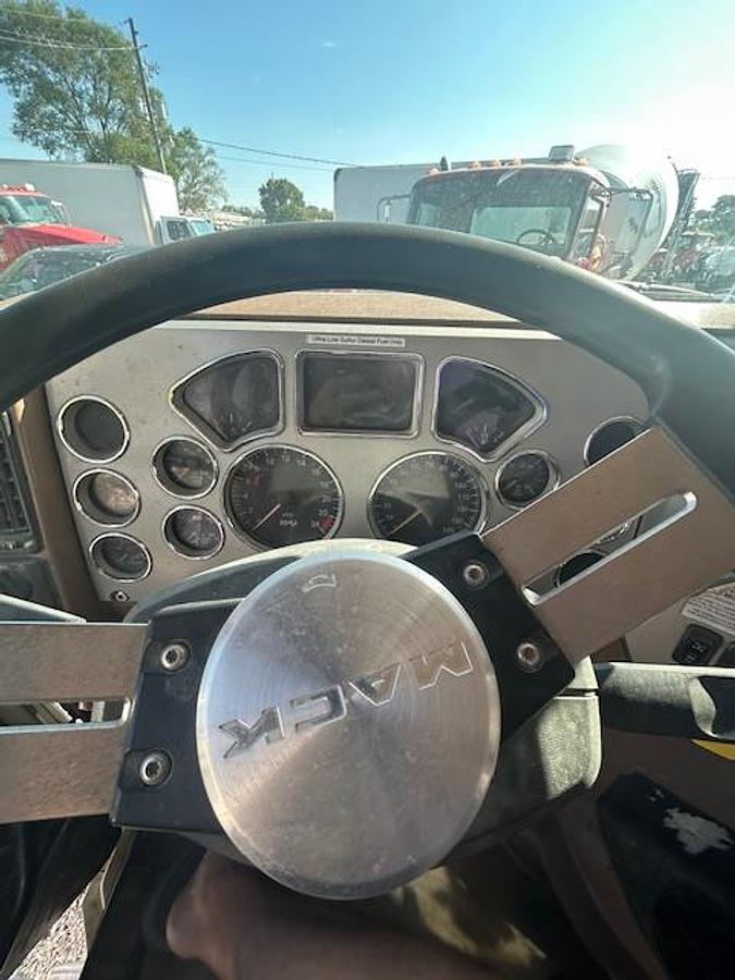 Used 2016 MACK GU713