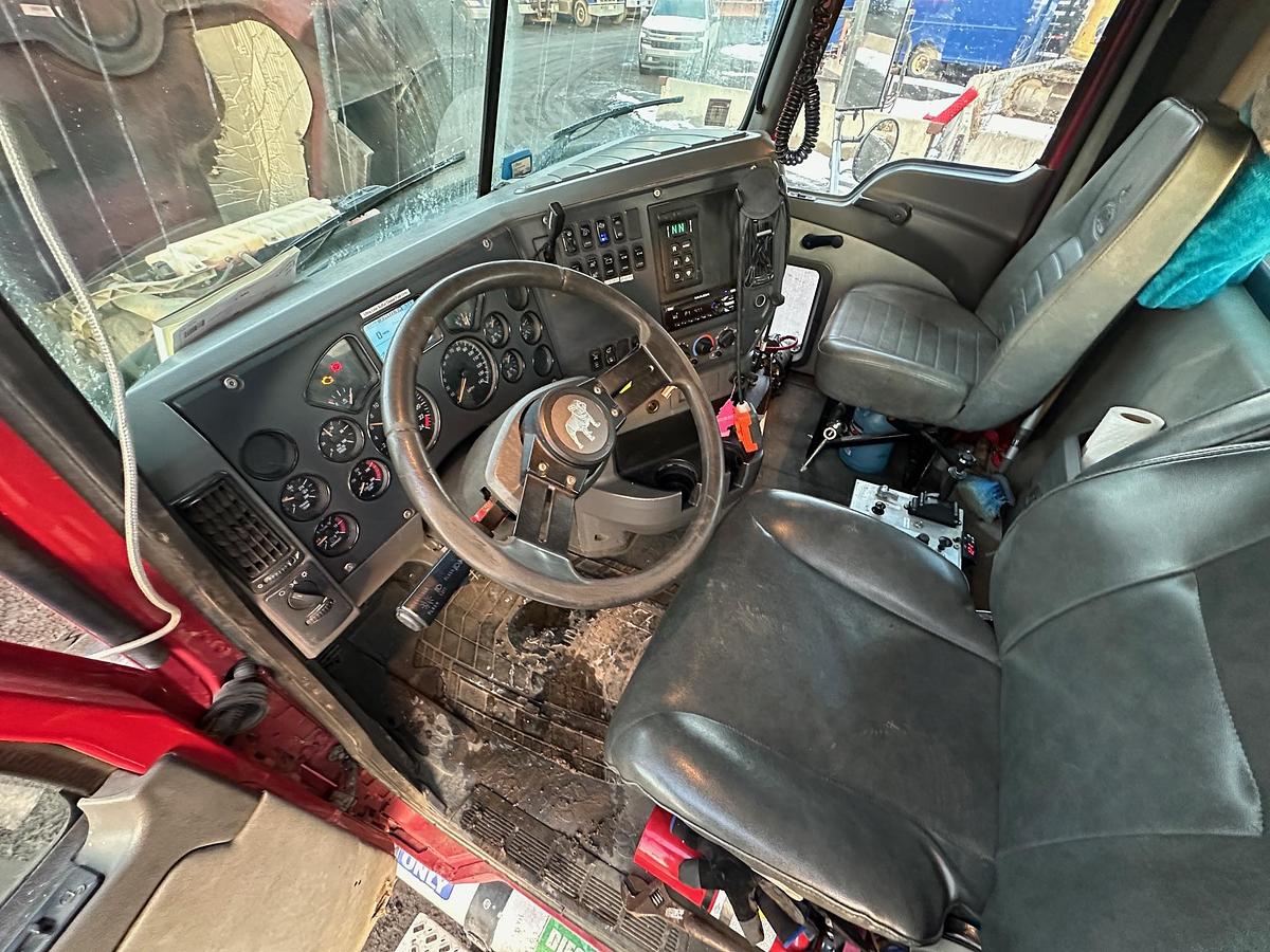 Used 2017 MACK Granite GU713