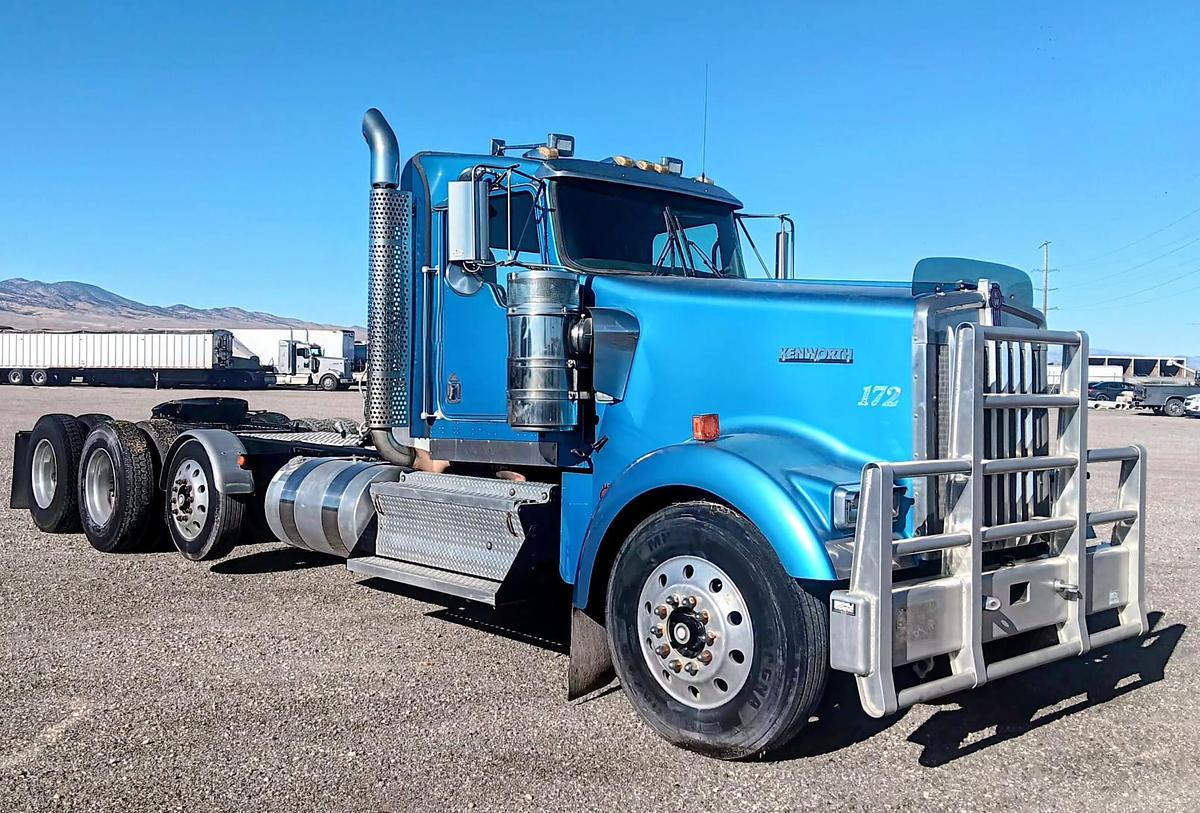 Used 2009 KENWORTH W900
