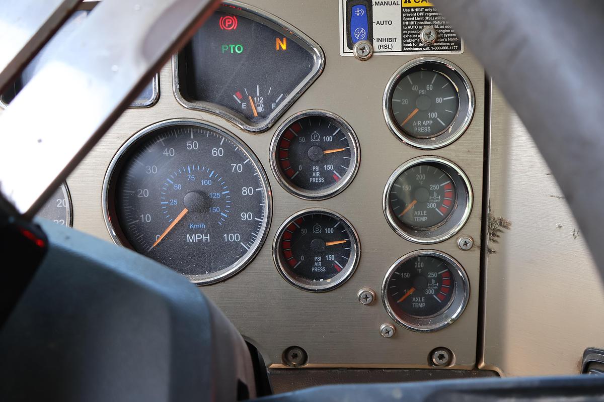 Used 2009 MACK Granite GU713