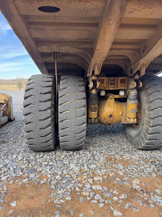 Used CATERPILLAR 775E