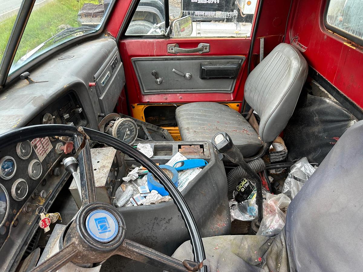 Used 1988 WHITE/GMC Brigadier Oil Distributor