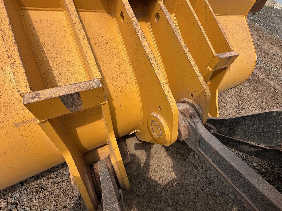 Used 2020 DEERE 744L
