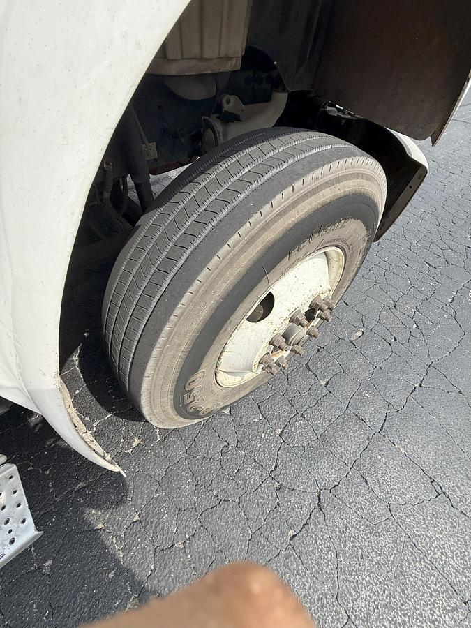 Used 2018 FREIGHTLINER Business Class M2 106