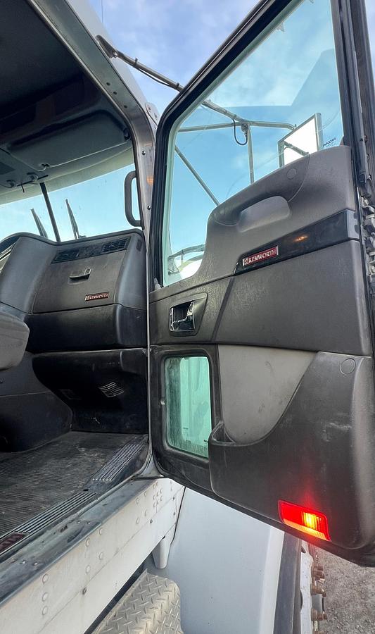 Used 2013 KENWORTH t800