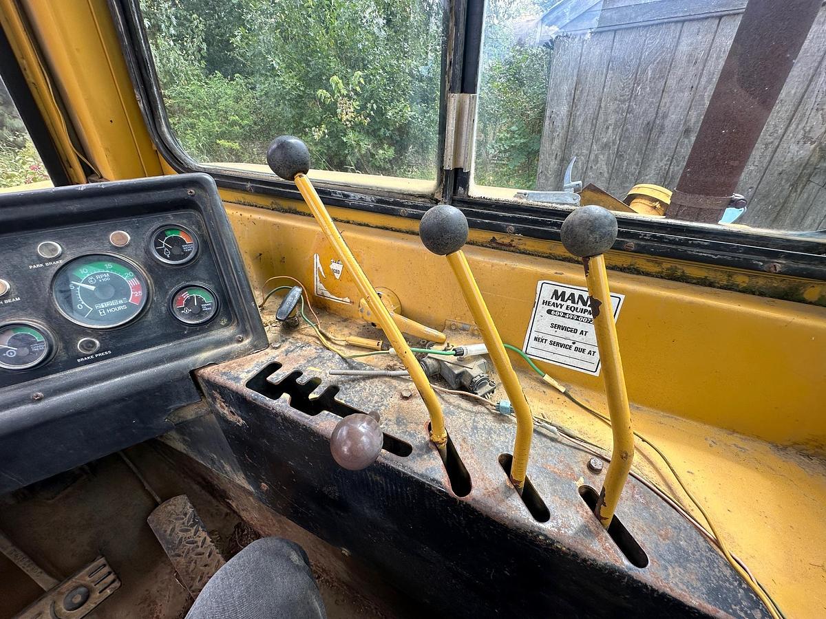 Used 1984 JOHN DEERE 762