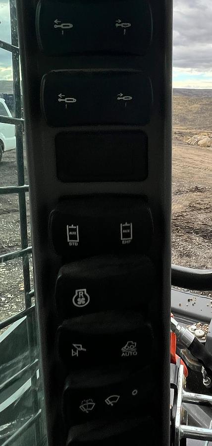 Used 2023 CASE dl550