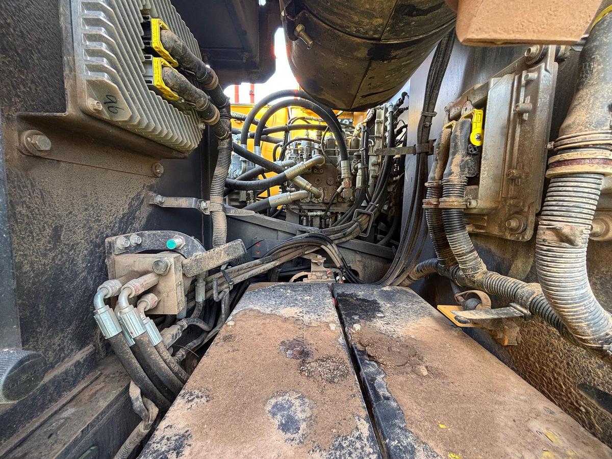 Used 2019 VOLVO EC220EL