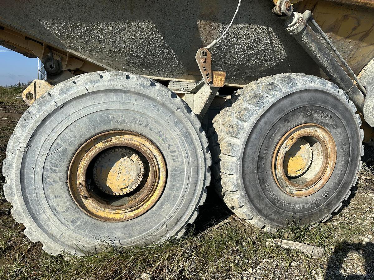 Used 2002 VOLVO A40D