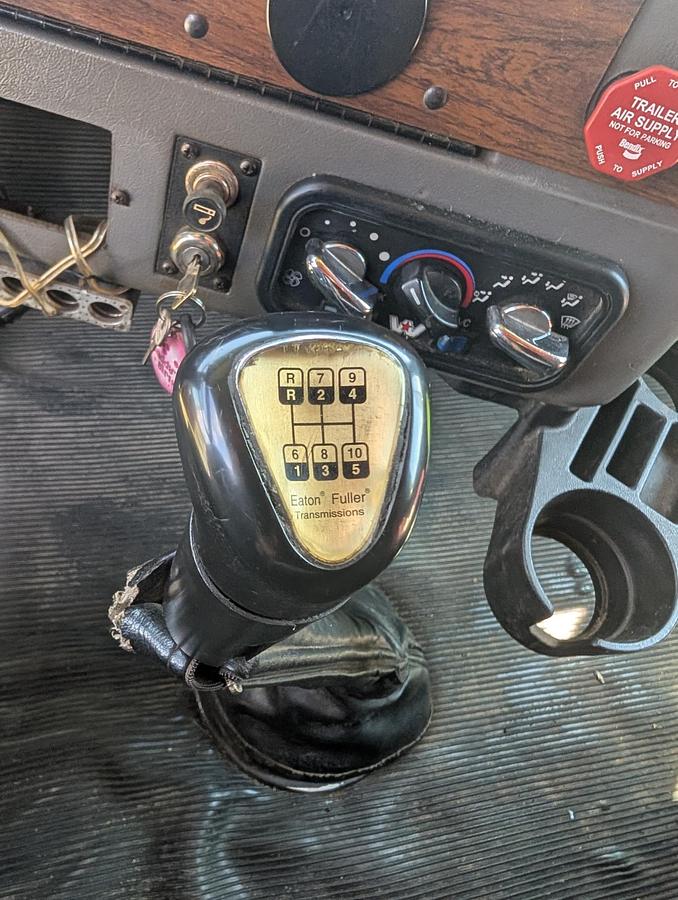 Used 2004 WESTERN STAR 4900