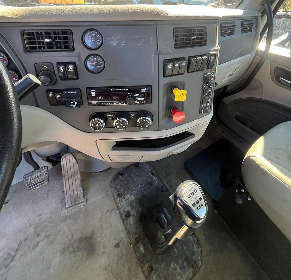 Used 2018 PETERBILT 579