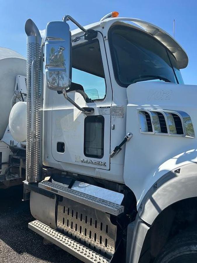 Used 2016 MACK GU700