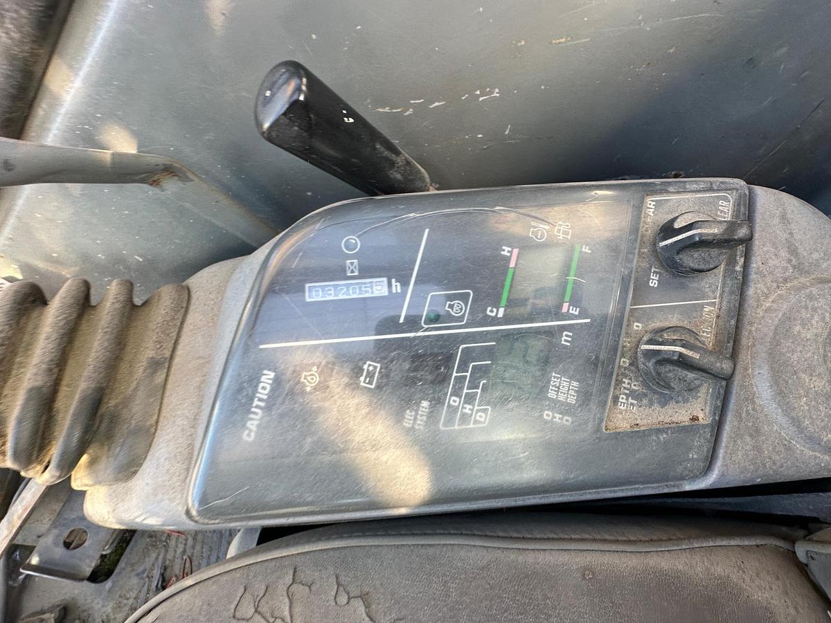 Used 1996 KOMATSU PC128UU-1