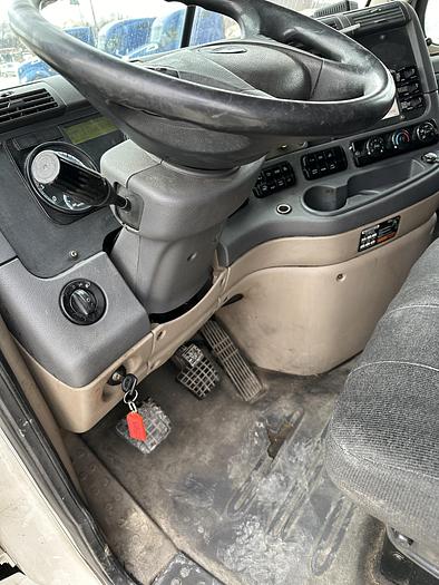 Used 2015 FREIGHTLINER Cascadia 125