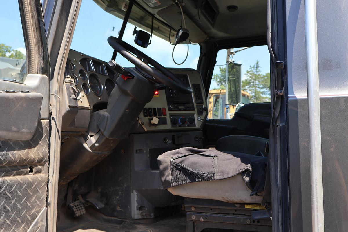 Used 2009 MACK Granite GU713