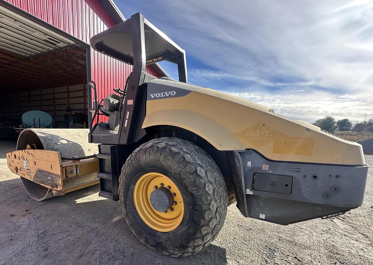 Used 2013 VOLVO SD115