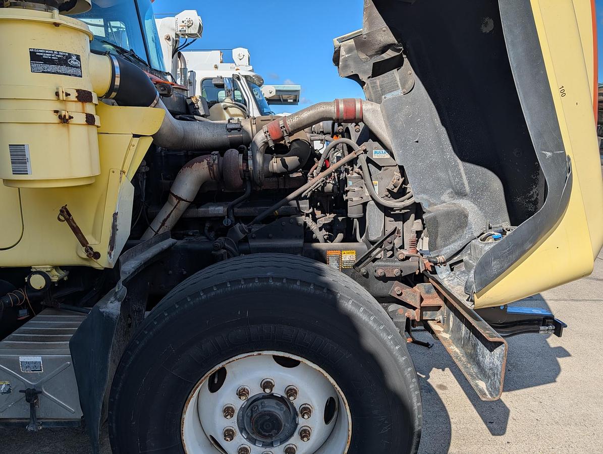 Used 2003 MACK RD688S