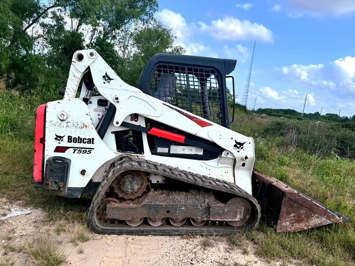 Used 2017 BOBCAT T595