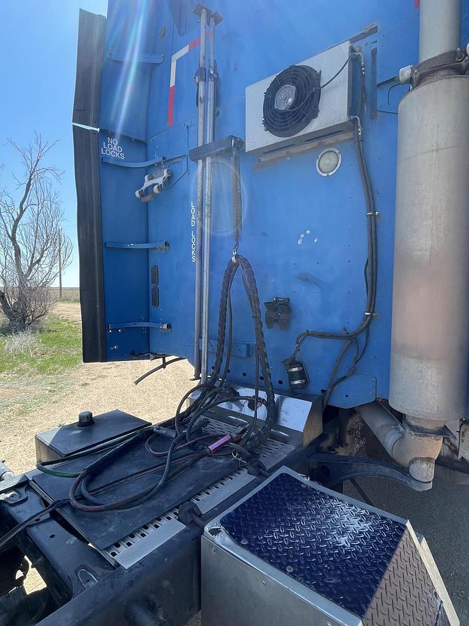 Used 2007 FREIGHTLINER Columbia